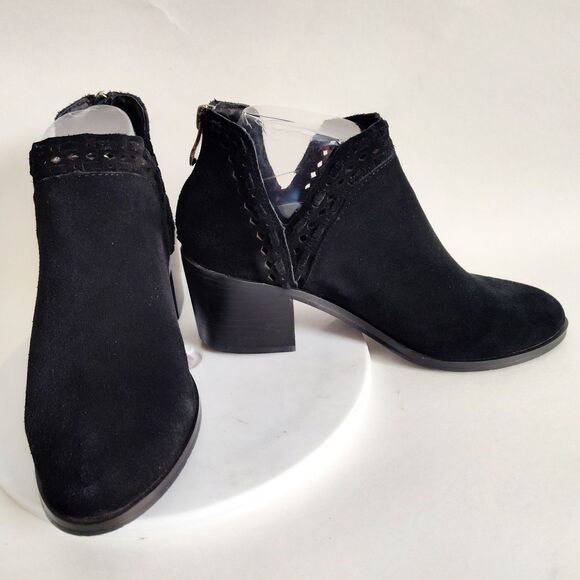 Steve Madden Java Suede Black Ankle Boots Size 6 Laser Cut Design V-Cut Side Zip - Picture 3 of 10
